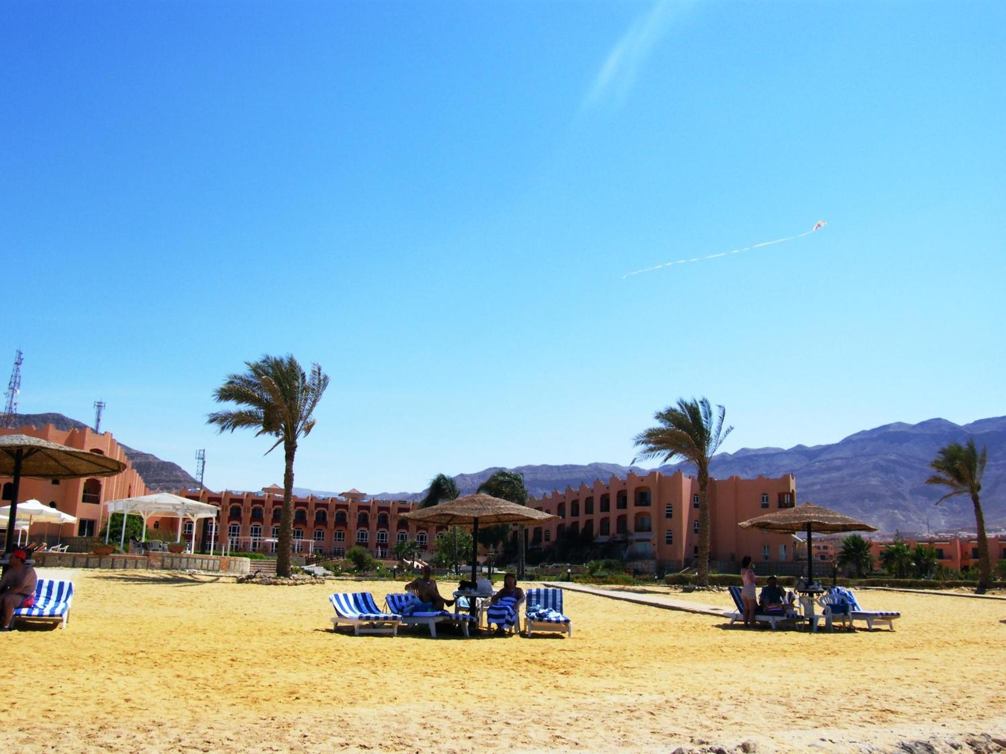 Dome Marina Hotel & Resort Ain Sokhna ไอน์ ซกนา ภายนอก รูปภาพ