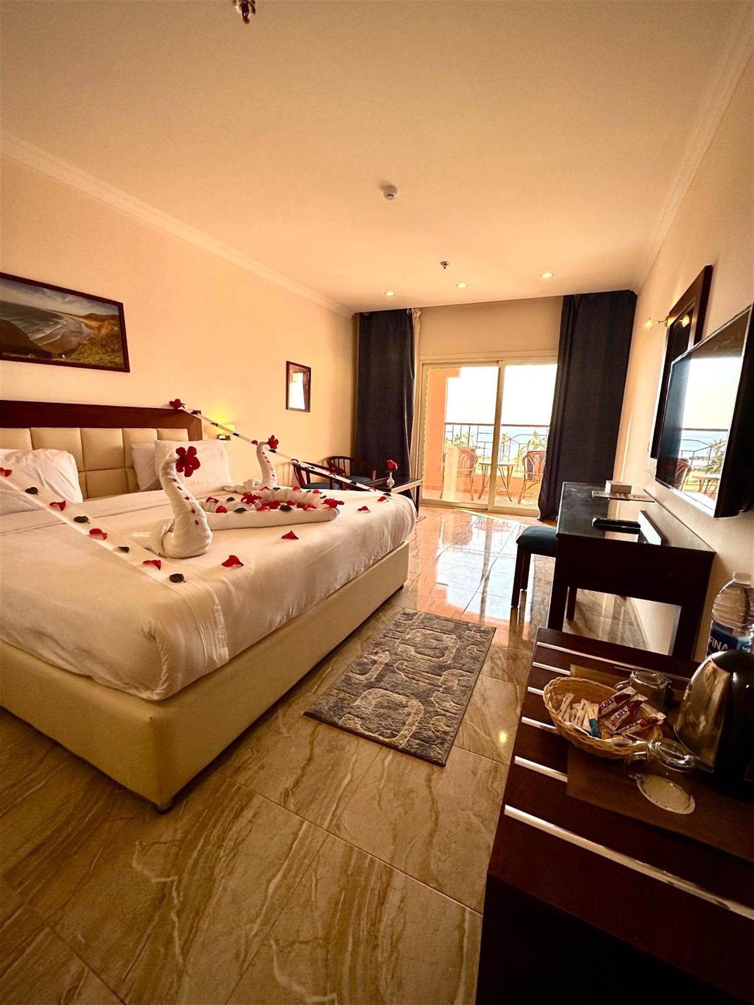 Dome Marina Hotel & Resort Ain Sokhna ไอน์ ซกนา ภายนอก รูปภาพ